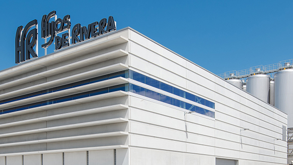 百年前酿酒工艺，最现代化设备 